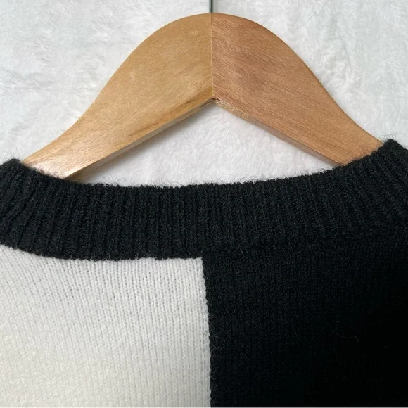Forever 21 Black and White Pullover Sweater Women Size M - Picture 5 of 5